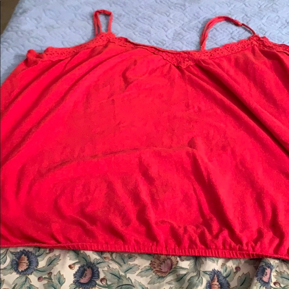 Right red tank